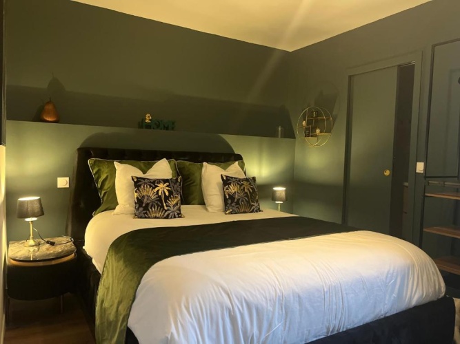 Standard Double room with pool view