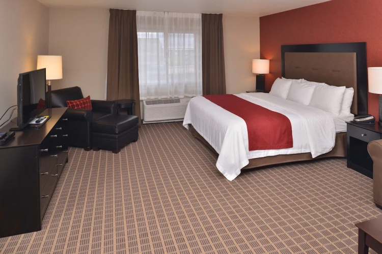 Homstay Suites