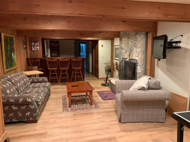 Bromley Farm ski house