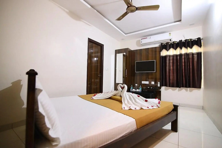 Sri Murugan Residency
