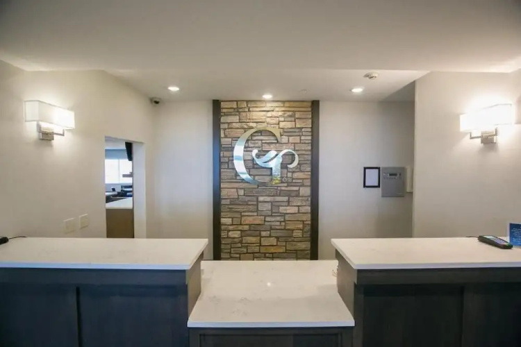 GrandStay Hotel & Suites