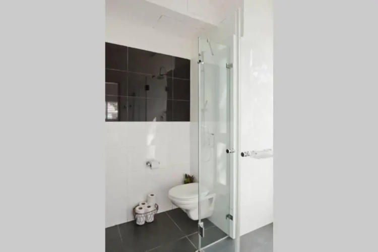 Gordon beach! 2 bedrooms great location