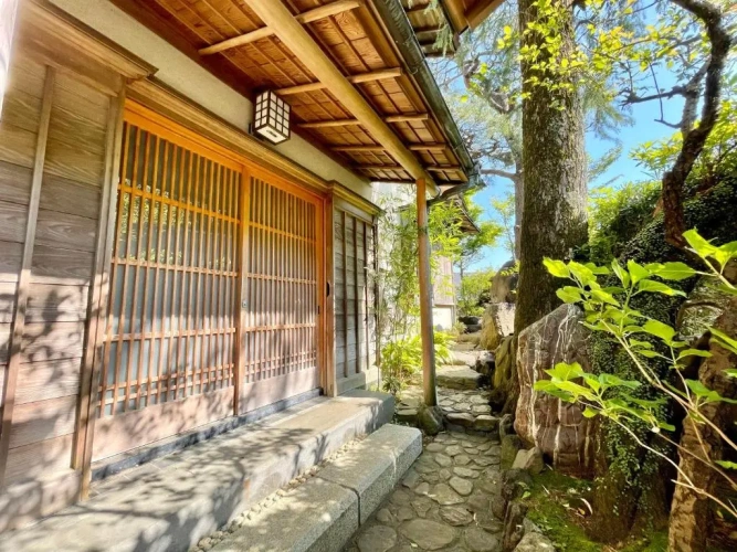 2 Bedrooms Cottage