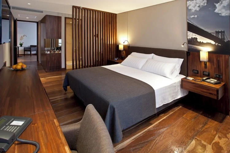 Standard Double Suite