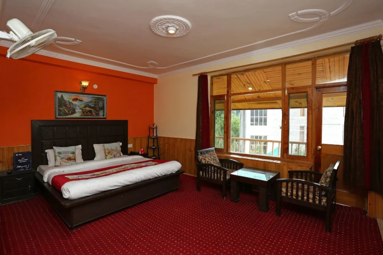 OYO 7008 Astha Cottage