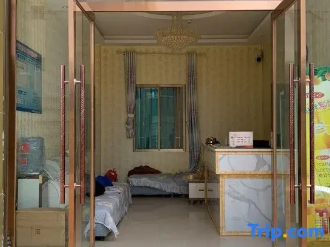 Mengzi Huaxi Hotel