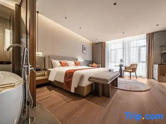 Longhai Silk Road Holiday Hotel