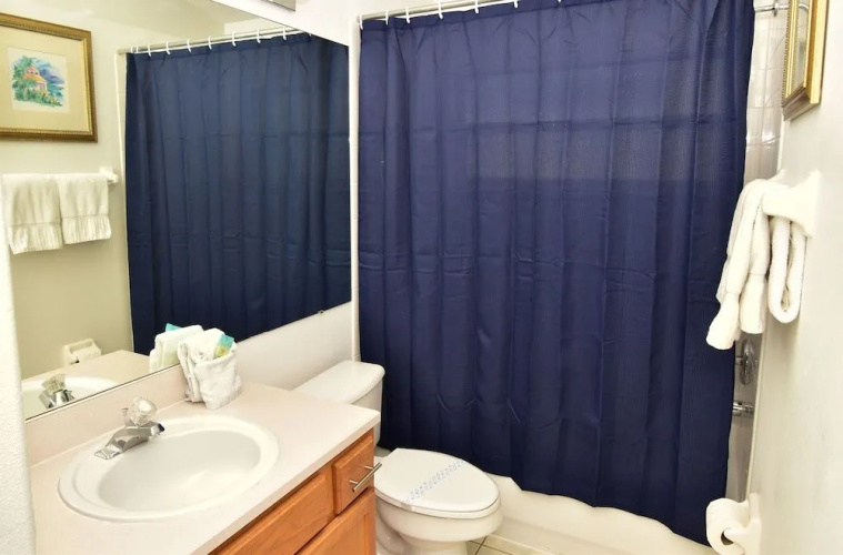 2683OL Jagu s Place 5 Br townhouse by RedAwning