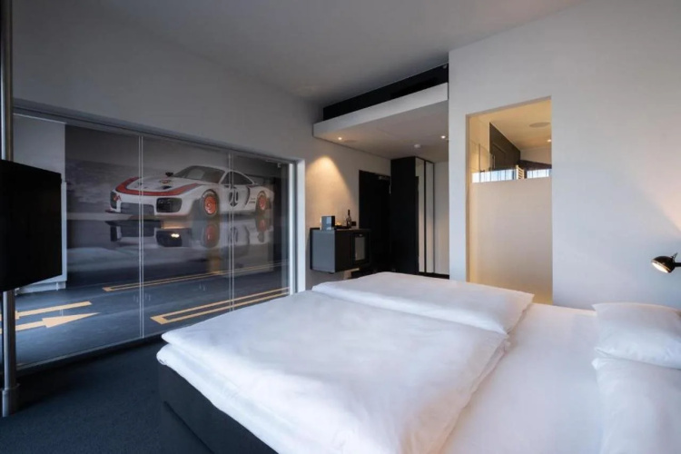 V8 Hotel Köln