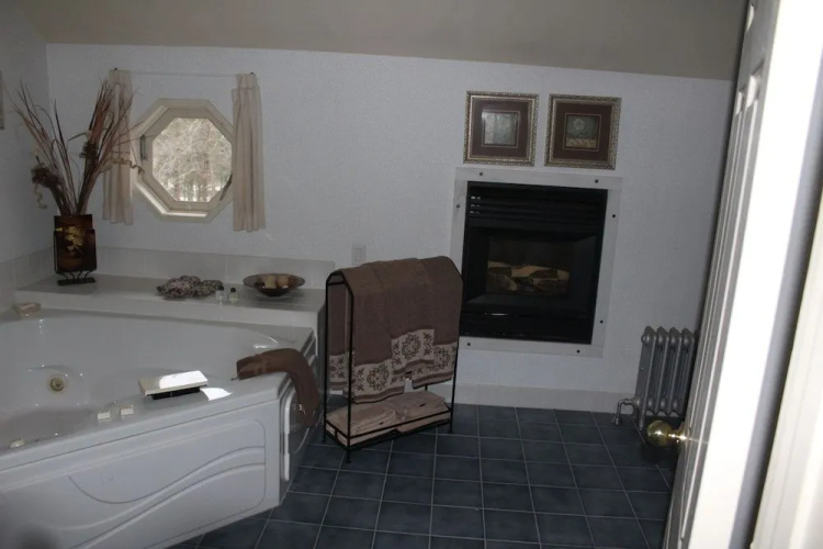 Fox Creek Inn LLC