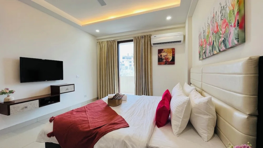 BluO 3BHK Golf Course Road Balcony Lift