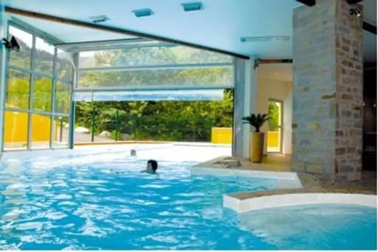 T2 RESIDENCE 3 ETOILES Piscine chauffée Sauna Hammam
