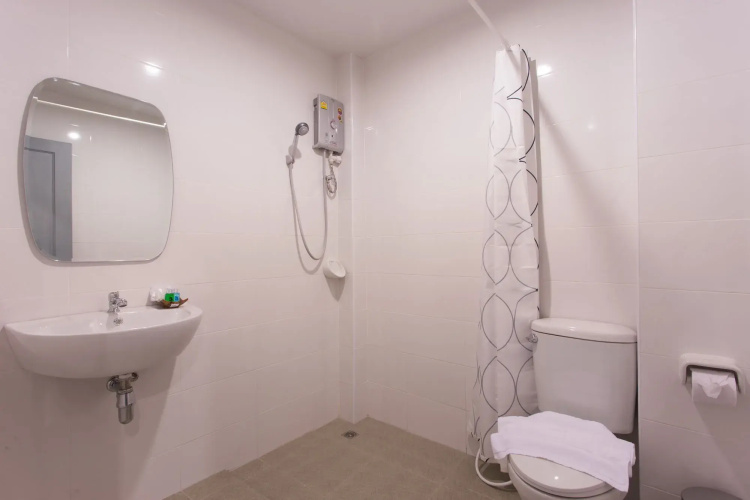Krabi Inn And Omm Hotel