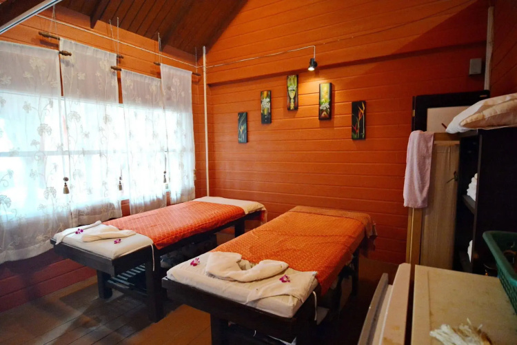 Baan Laanta Resort and Spa