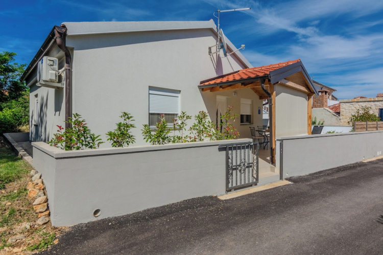 Holiday home Ella