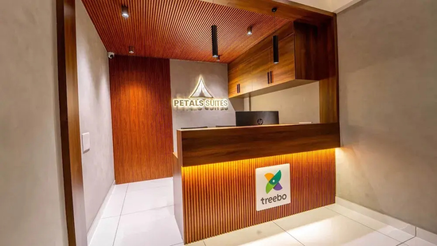 Treebo Petals Suites Marine Drive
