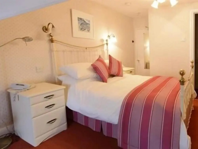 Bishopsgate House Hotel