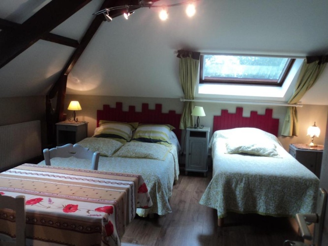 Standard Triple room with garden view