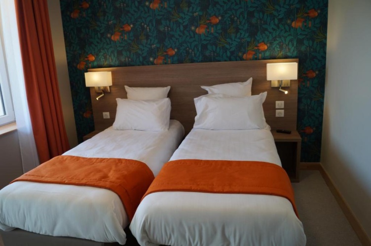 Standard Twin room with balcony
