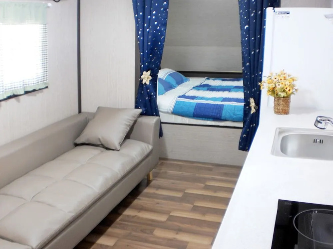 Spring Summer Fall Winter Caravan