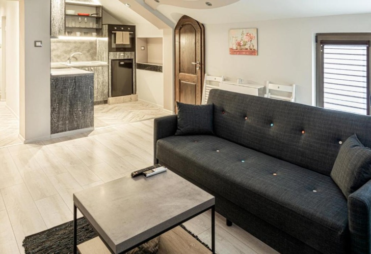 2 Bedrooms Apartment