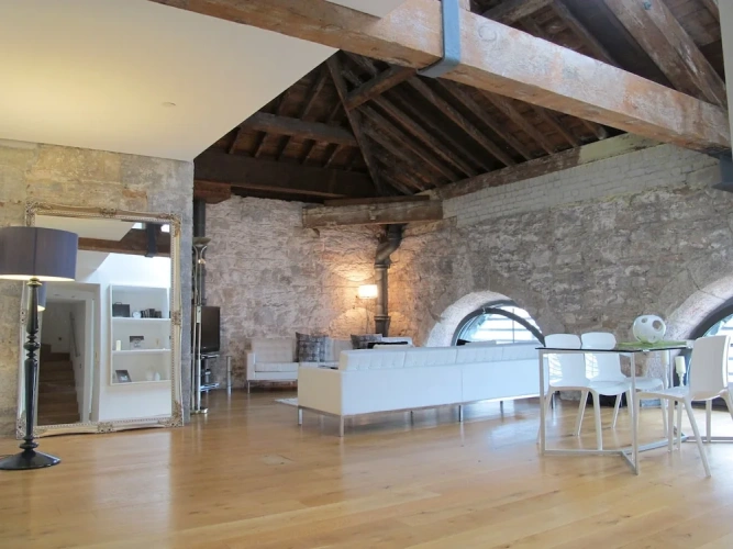 5 Bedrooms Apartment with river view