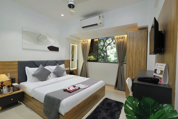 Premium Double room with city view