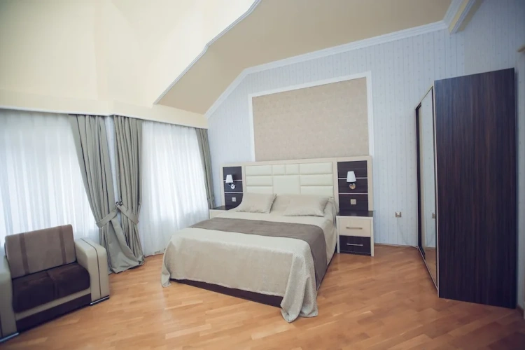 1 Bedroom Suite with lake view