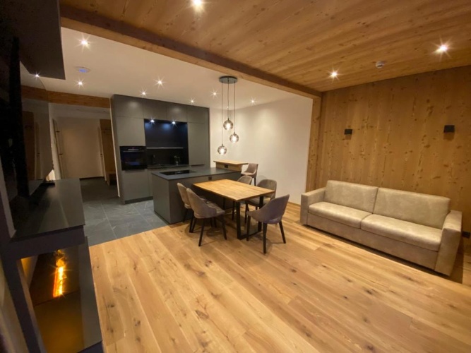 Deluxe Apartment