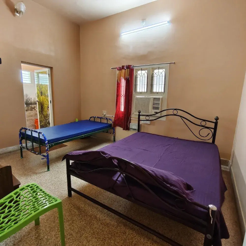 Square & Dormitory Stays