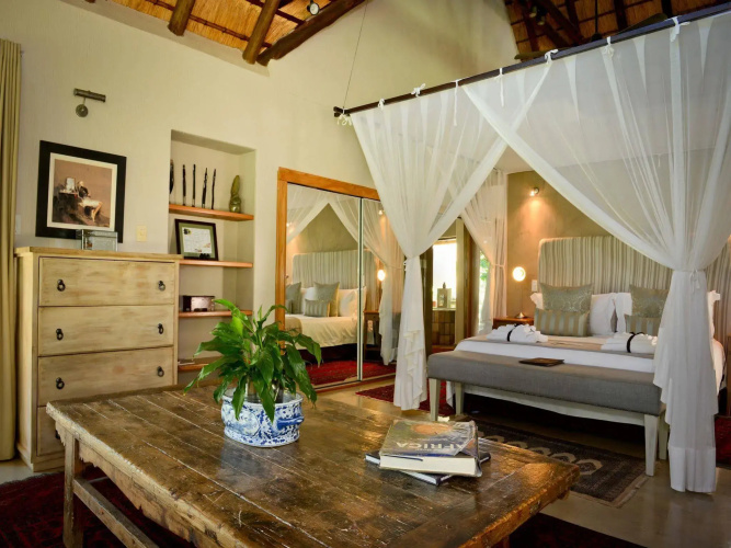 Khaya Ndlovu Manor House