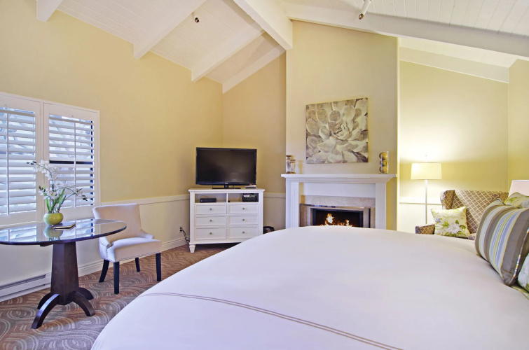 Carriage House Inn