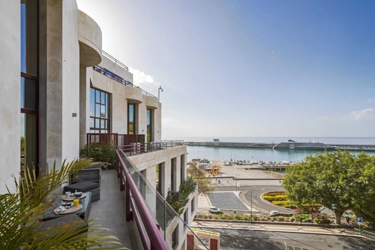 Quadruple Apartment with balcony and with sea view