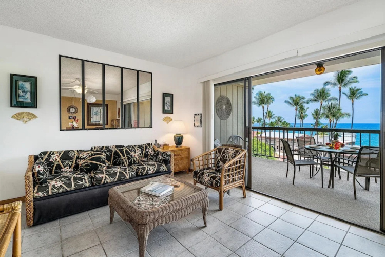 Kona Plaza#402