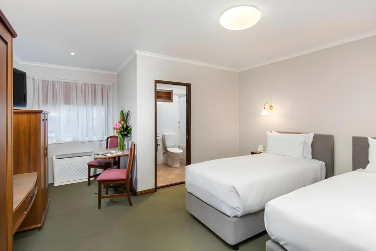 Adelaide Inn