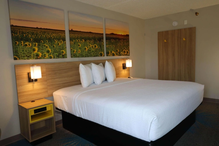 Days Inn By Wyndham Mandan Bismarck Area