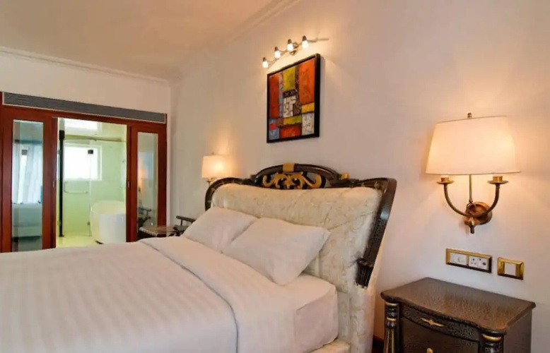White Pearl Suites