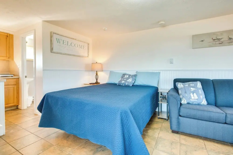 'beachfront 12' Condo on Old Orchard Beach