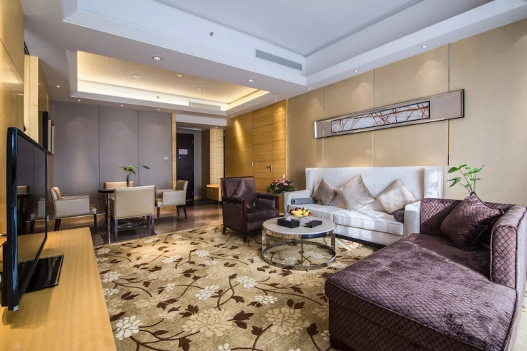 Grand View Hotel