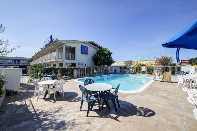 Motel 6 Laredo, TX - South