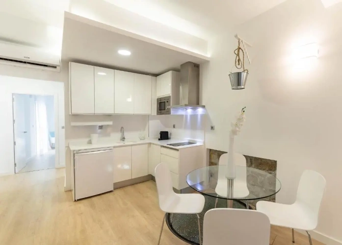 1 Bedroom Apartment