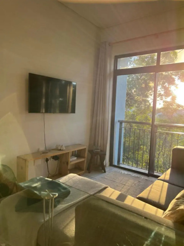 Full Flat by the Forest