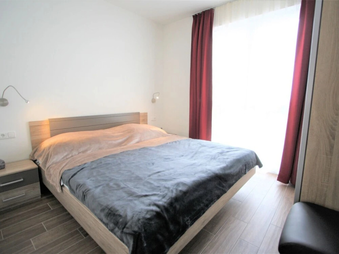 Contemporary Apartment With Ski Storage, Parking, Heating