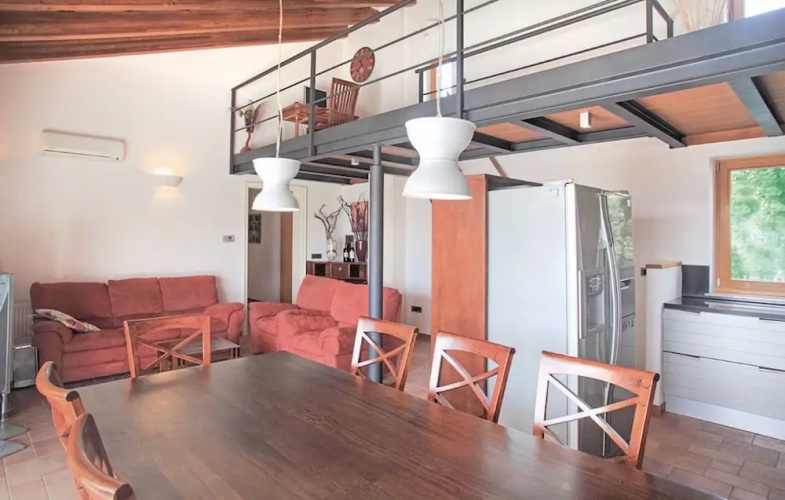 Spacious Villa with a Swimming Pool