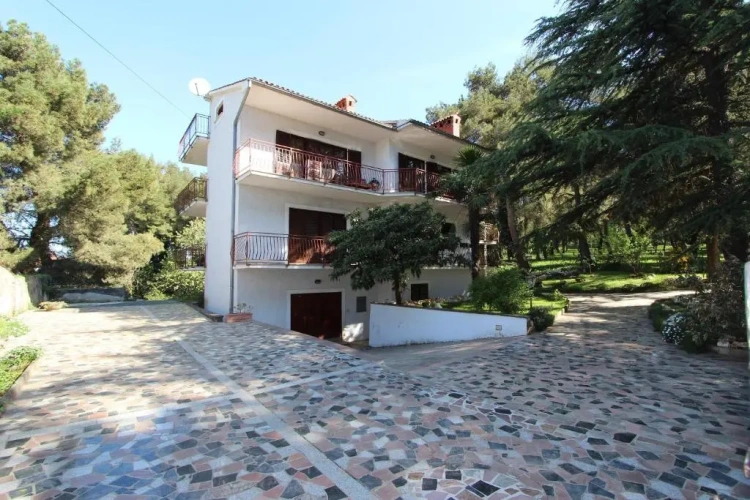 2 Bedrooms Apartment with balcony