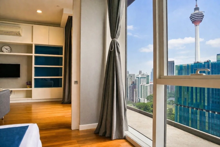 Deluxe Double Suite with city view