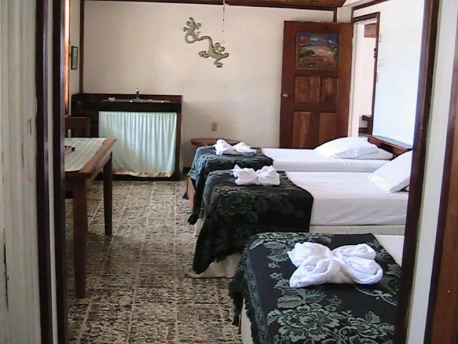 Standard Triple room