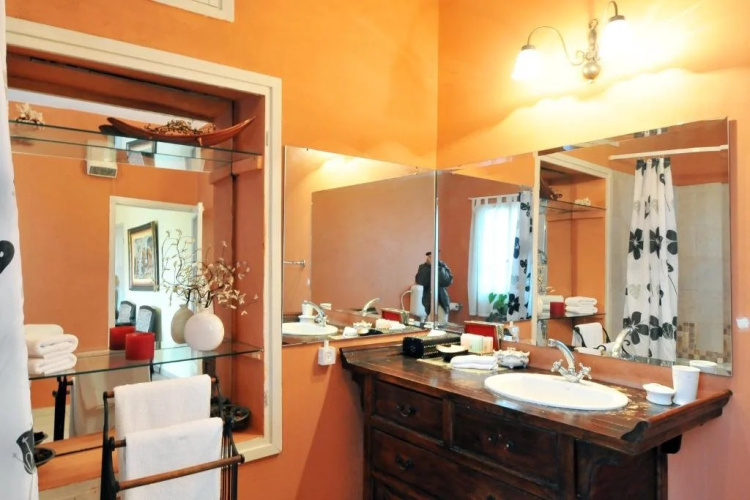 Shulamit Inn
