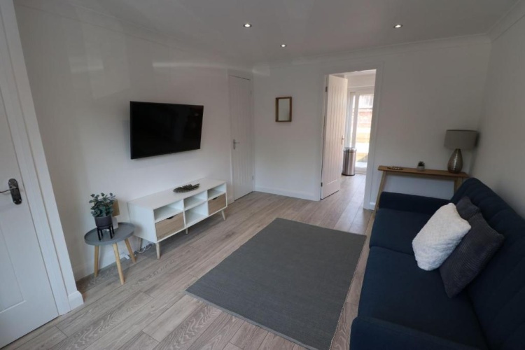 2 Bedrooms Cottage