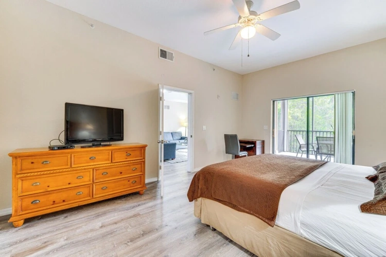 3 Bedrooms Apartment
